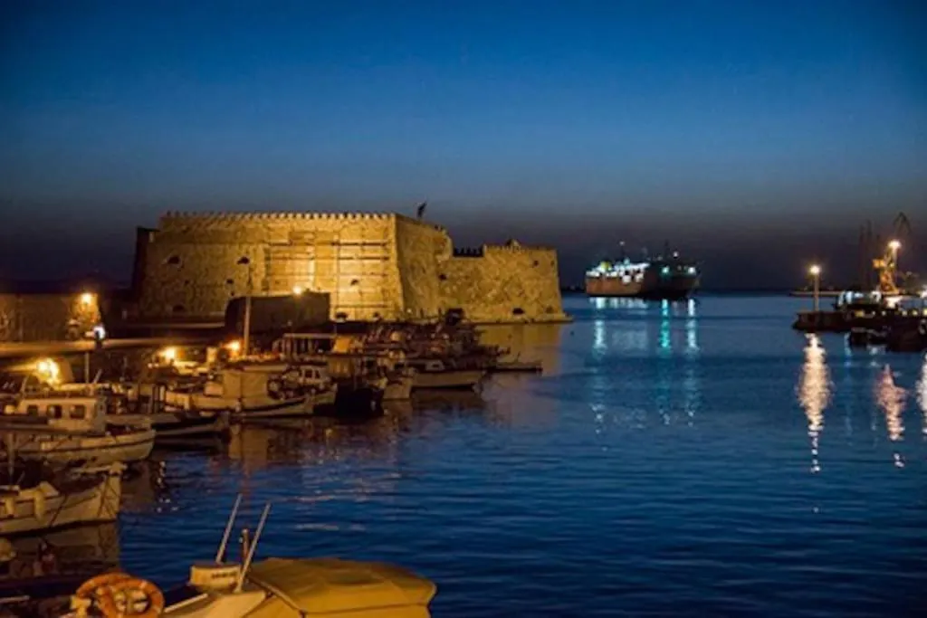 Central Fully Equipped Apartment In Heraklion, Crete  Heraklion (Crete)